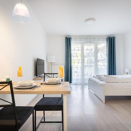 Grand Corvin Studio With Balcony Budapest Esterno foto