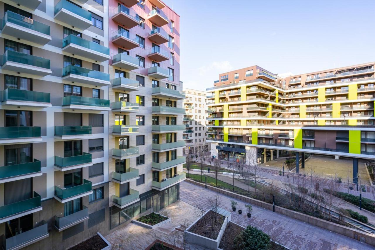 Grand Corvin Studio With Balcony Budapest Esterno foto