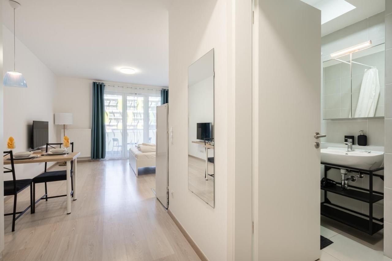 Grand Corvin Studio With Balcony Budapest Esterno foto