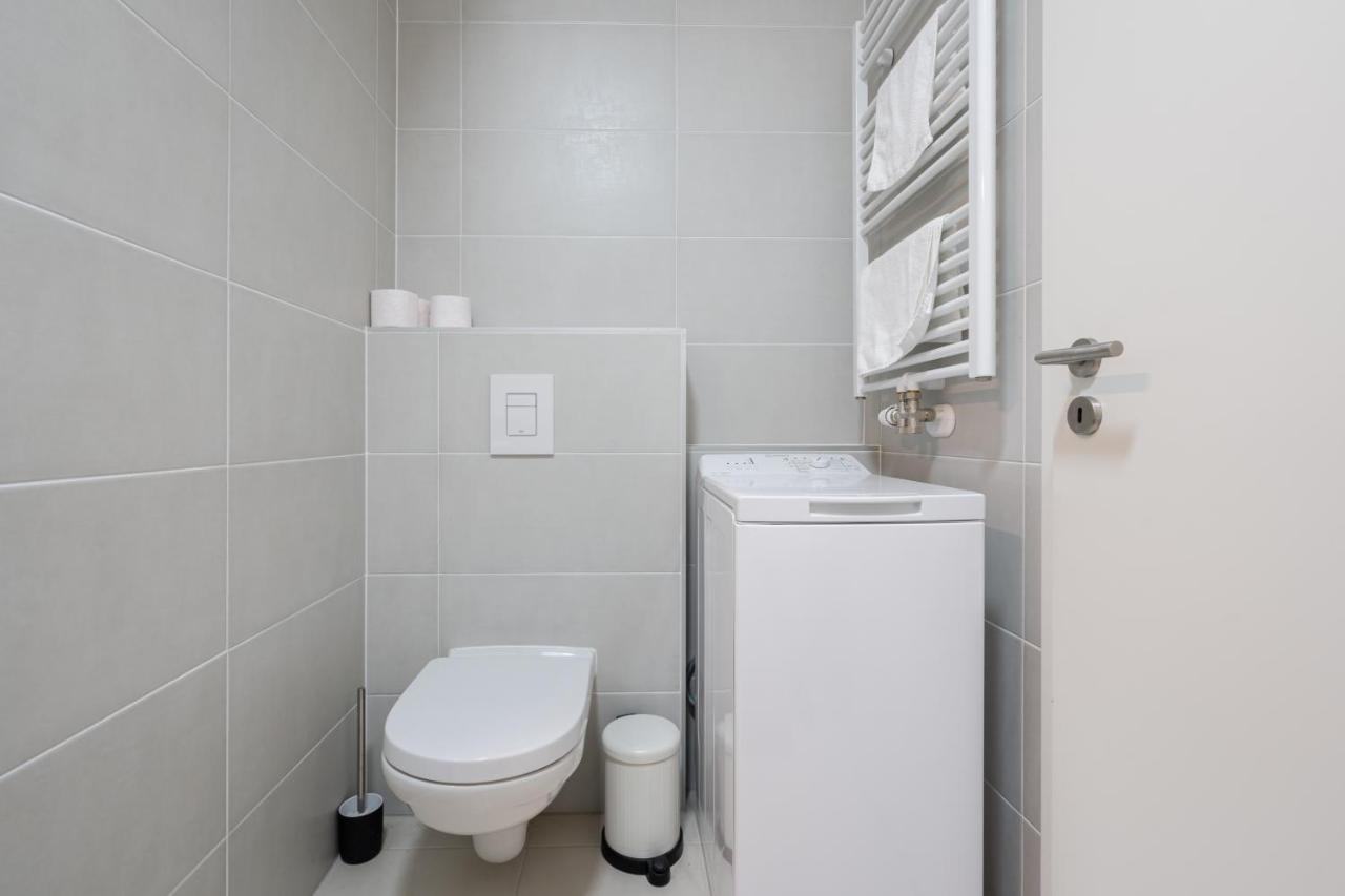 Grand Corvin Studio With Balcony Budapest Esterno foto