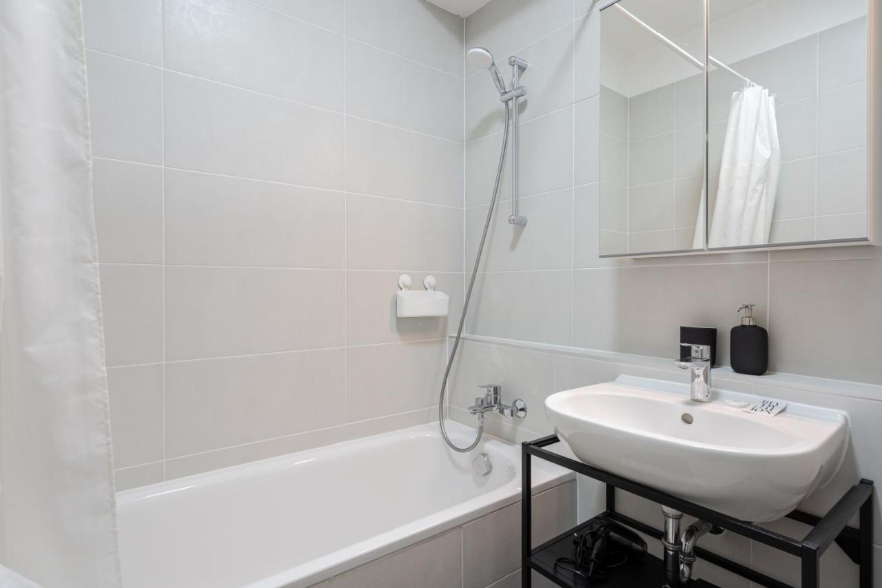Grand Corvin Studio With Balcony Budapest Esterno foto