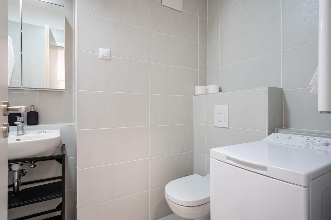 Grand Corvin Studio With Balcony Budapest Esterno foto